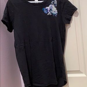 Black ivivva shirt